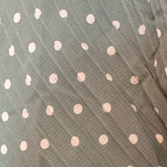 Green and white polkadot flowy dress with tie around the waist, size large - Picture 4 of 4